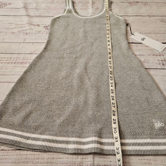 Alo Yoga Tennis Club Sweater Knit Dress Tank Heather Gray White Womens Medium - Picture 4 of 6